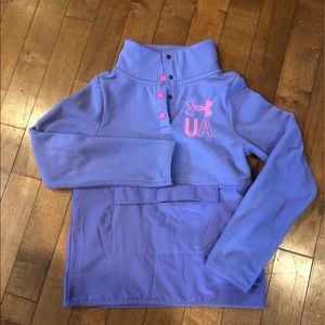 Under Armour girls sweatshirt 
Size youth medium